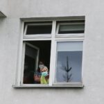 12.05.2020. Kielce. Wolontariusze Fundacji „Dr Clown” odwiedzili pielęgniarki / Wiktor Taszłow / Radio Kielce