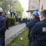 04.05.2020. Kielce. Odlewnia Chemar. Spotkanie z pracownikami. Na zdjęciu (od lewej): Mieczysław Gójski - zastępca przewodniczącego świętokrzyskiej Solidarności, Waldemar Bartosz - przewodniczący świętokrzyskiej Solidarności, poseł Piotr Wawrzyk - wiceminister spraw zagranicznych, Paweł Kolczyński - wiceprezes Agencji Rozwoju Przemysłu / Wiktor Taszłow / Radio Kielce