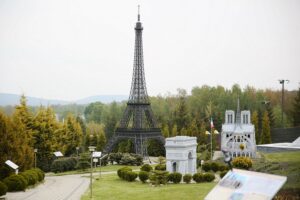 15.05.2020. Krajno. Park miniatur / Wiktor Taszłow / Radio Kielce