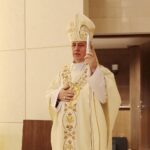 18.05.2020. Kielce. Msza święta w kościele akademickim w setną rocznicę urodzin św. Jana Pawła II. Na zdjęciu: Jan Piotrowski - biskup kielecki / Wiktor Taszłow / Radio Kielce