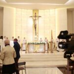 18.05.2020. Kielce. Msza święta w kościele akademickim w setną rocznicę urodzin św. Jana Pawła II / Wiktor Taszłow / Radio Kielce