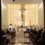 18.05.2020. Kielce. Msza święta w kościele akademickim w setną rocznicę urodzin św. Jana Pawła II / Wiktor Taszłow / Radio Kielce