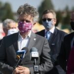 19.05.2020. Bilcza. Konferencja poseł Anny Krupki - wiceminister sportu. Na zdjęciu: Krzysztof Słoń - senator PiS / Wiktor Taszlow / Radio Kielce