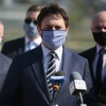 19.05.2020. Bilcza. Konferencja poseł Anny Krupki - wiceminister sportu. Na zdjęciu: Marcin Dziewięcki, zastępca burmistrza miasta i gminy Morawica / Wiktor Taszlow / Radio Kielce