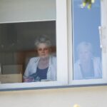 21.05.2020. Kielce. Konferencja przed Domem Pomocy Społecznej przy ulicy Złotej / Wiktor Taszłow / Radio Kielce