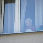 21.05.2020. Kielce. Konferencja przed Domem Pomocy Społecznej przy ulicy Złotej / Wiktor Taszłow / Radio Kielce