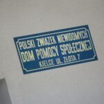 21.05.2020. Kielce. Konferencja przed Domem Pomocy Społecznej przy ulicy Złotej / Wiktor Taszłow / Radio Kielce