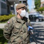 21.05.2020. Kielce. Konferencja przed Domem Pomocy Społecznej przy ulicy Złotej / Wiktor Taszłow / Radio Kielce