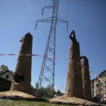 21.05.2020 Kielce. Osiedle Sieje. Wymiana słupów wysokiego napięcia / Wiktor Taszłow / Radio Kielce