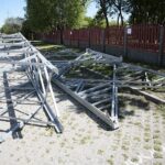 21.05.2020 Kielce. Osiedle Sieje. Wymiana słupów wysokiego napięcia / Wiktor Taszłow / Radio Kielce