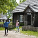 23.05.2020. Tokarnia. Pierwsi goście w skansenie / Wiktor Taszłow / Radio Kielce