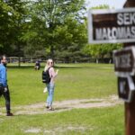 23.05.2020. Tokarnia. Pierwsi goście w skansenie / Wiktor Taszłow / Radio Kielce