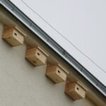 23.05.2020. Kielce. Osiedle Bocianek. Budki lęgowe dla jerzyków / Wiktor Taszłow / Radio Kielce