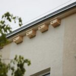 23.05.2020. Kielce. Osiedle Bocianek. Budki lęgowe dla jerzyków / Wiktor Taszłow / Radio Kielce