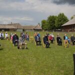 24.05.2020. Tokarnia. Msza święta przed zabytkowym kościołem z Rogowa / Wiktor Taszłow / Radio Kielce