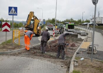 25.05.2020 Kielce. Budowa ścieżki rowerowej przy ulicy Warszawskiej / Wiktor Taszłow / Radio Kielce