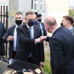27.05.2020. Staszów. Wizyta prezydenta Andrzeja Dudy. Na zdjęciu (w środku): prezydent Andrzej Duda / Wiktor Taszłow / Radio Kielce