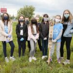 28.05.2020 Kielce. Uczniowie Szkoły Podstawowej nr 34 wysiali łąkę kwietną / Wiktor Taszłow / Radio Kielce