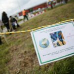 28.05.2020 Kielce. Uczniowie Szkoły Podstawowej nr 34 wysiali łąkę kwietną / Wiktor Taszłow / Radio Kielce