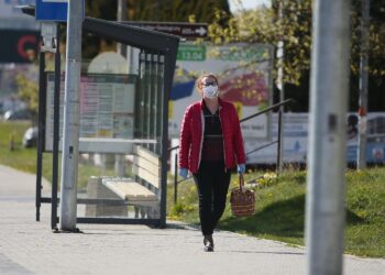18.04.2020 Kielce. Mieszkańcy noszą maseczki / Wiktor Taszłow / Radio Kielce