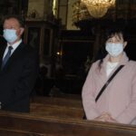 03.05.2020. Sandomierz.  Obchody rocznicy uchwalenia Konstytucji 3 Maja. Na zdjęciu (od lewej): Waldemar Maruszczak - radny powiatowy i Anna Glibowska - radna powiatowa / Grażyna Szlęzak-Wójcik / Radio Kielce