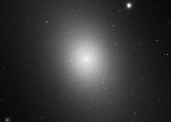 Galaktyka IC1101 / Teleskop Hubble’a