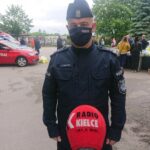 30.05.2020 Jędrzejów. Przekazanie środków ochrony osobistej przez wiceministra spraw zagranicznych  Piotra Wawrzyka. Na zdjęciu Tomasz Sołtysik - komendant powiatowy policji w Jędrzejowie / Ewa Pociejowska-Gawęda / Radio Kielce