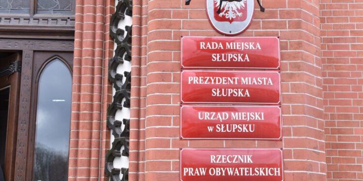 Słupsk. Urząd Miasta / Radio Koszalin