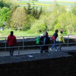 17.05.2020. Ujazd. Turyści na zamku Krzyżtopór w czasie epidemii / Emilia Sitarska / Radio Kielce