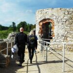 17.05.2020. Ujazd. Turyści na zamku Krzyżtopór w czasie epidemii / Emilia Sitarska / Radio Kielce