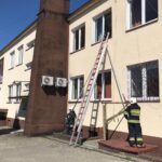 21.05.2020. Ruda Maleniecka. Akcja ratownicza w Urzędzie Gminy w Rudzie Malenieckiej / OSP Ruda Maleniecka