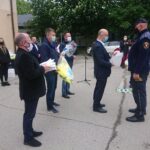 30.05.2020 Jędrzejów. Przekazanie środków ochrony osobistej przez wiceministra spraw zagranicznych  Piotra Wawrzyka / Ewa Pociejowska-Gawęda / Radio Kielce