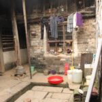 Wioska na obrzeżach Wuhan / Małgorzata Anna Jóźwiak i Marek Jóźwiak