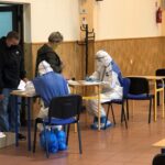 03.06.2020 Staszów. Żołnierze WOT pobierają próbki na obecność COVID-19 / por. Marcin Kowal / 10. ŚBOT