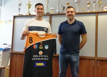 Na zdjęciu (od lewej): Michał Grabowski i Karol Szewczyk - wiceprezes KSZO do spraw piłki ręcznej / KSZO Handball/Facebook