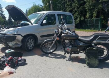 01.06.2020. Jędrzejów. Wypadek na ul. Głowackiego / KPP w Jędrzejowie