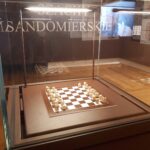 10.06.2020. Sandomierz. Wystawa szachów sandomierskich / Grażyna-Szlęzak-Wójcik / Radio Kielce