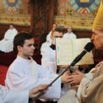 19.06.2020. Sandomierz. Bazylika katedralna. Święcenia kapłańskie. Na zdjęciu (z prawej): Krzysztof Nitkiewicz - biskup ordynariusz diecezji sandomierskiej / Grażyna-Szlęzak-Wójcik / Radio Kielce