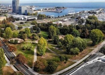 Park Rady Europy jest przedmiotem sporu między miastem a spadkobiercami / Michał Puszczewicz / Gdynia.pl