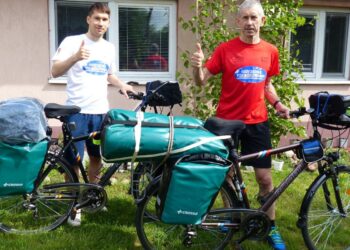 Mariusz Gogol i jego tata Janusz / FB: Oszczędne podróżowanie