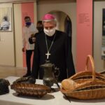 21.06.2020. Sandomierz. Otwarcie wystawy „Nie samym chlebem...”. Na zdjęciu: Krzysztof Nitkiewicz - biskup sandomierski / Grażyna Szlęzak-Wójcik / Radio Kielce