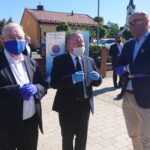 06.06.2020. Starachowic. „Konwój Nadziei”. Na zdjęciu (od lewej): Krzysztof Lipiec - poseł PiS, Marek Bogusławski - członek zarządu województwa świętokrzyskiego i Marcin Perz - prezes Specjalnej Strefy Ekonomicznej Starachowice / Anna Głąb / Radio Kielce