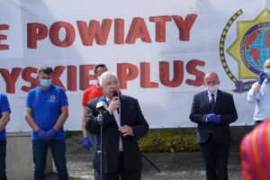 06.06.2020 Kielce. Akcja „Kolumna nadziei”. Na zdjęciu (od lewej): Kazimierz Skowron - świętokrzyska grupa wojewódzka międzynarodowego stowarzyszenia policji, Paweł Faryna - starosta jędrzejowski, poseł Krzysztof Lipiec, wicemarszałek Marek Bogusławski i wiceminister Piotr Wawrzyk / Michał Kita / Radio Kita