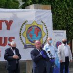 06.06.2020 Kielce. Akcja „Kolumna nadziei”. Na zdjęciu (od lewej): Paweł Faryna - starosta jędrzejowski, poseł Krzysztof Lipiec, wicemarszałek Marek Bogusławski, wiceminister Piotr Wawrzyk i Krzysztof Obratański - burmistrz Końskich / Michał Kita / Radio Kita