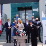 15.06.2020. Kielce. Podpisanie umów w WFOŚiGW. W podpisaniu udział wzięli (od lewej): Krzysztof Słoń - senator PiS, Grzegorz Socha - wiceprezes WFOŚiGW, Anna Krupka - wiceminister sportu, Ryszard Gliwiński - prezes WFOŚiGW, Małgorzata Jalowska - wicestarosta powiatu opatowskiego, Andrzej Kryj - poseł PiS, brygadier Krzysztof Ciosek - komendant komendy wojewódzkiej PSP Kielce, Paweł Lubieniecki - sekretarz Starostwa Powiatowego w Opatowie, Rafał Nowak - wicewojewoda świętokrzyski / Michał Kita / Radio Kielce