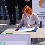 15.06.2020. Kielce. Podpisanie umów w WFOŚiGW. Małgorzata Jalowska - wicestarosta powiatu opatowskiego / Michał Kita / Radio Kielce