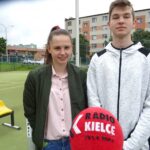 10.06.2020 Jędrzejów. Podpisanie umowy na modernizację obiektów sportowych przy Szkole Podstawowej nr 4 i Pływalni Miejskiej w Jędrzejowie. Na zdjęciu: Jowita Foremnik, Igor Wachowicz / Ewa Pociejowska-Gawęda / Radio Kielce