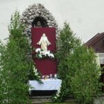 11.06.2020. Jędrzejów. Archiopactwo Cystersów. Uroczystości Bożego Ciała / Ewa Pociejowska-Gawęda / Radio Kielce