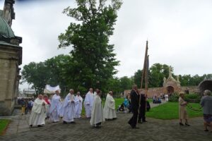 11.06.2020. Jędrzejów. Archiopactwo Cystersów. Uroczystości Bożego Ciała / Ewa Pociejowska-Gawęda / Radio Kielce