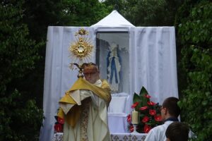 11.06.2020. Jędrzejów. Archiopactwo Cystersów. Uroczystości Bożego Ciała / Ewa Pociejowska-Gawęda / Radio Kielce